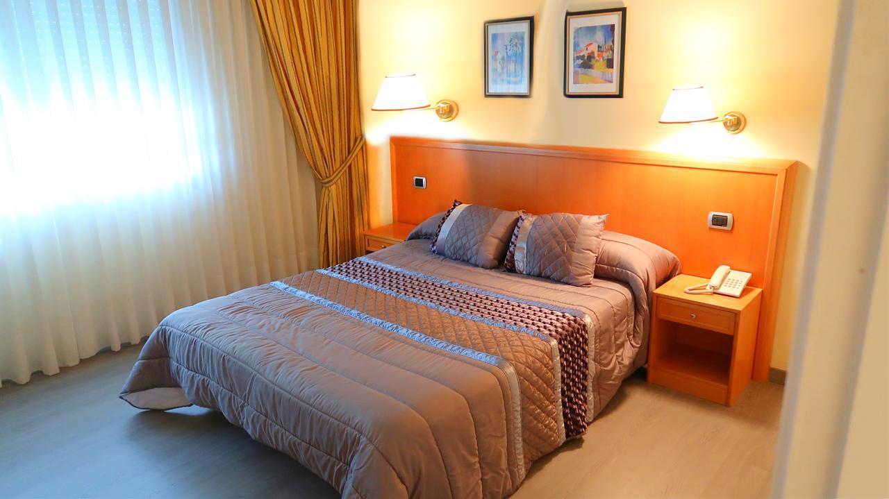 Hotel O Camino О-Барко-де-Вальдеоррас Экстерьер фото