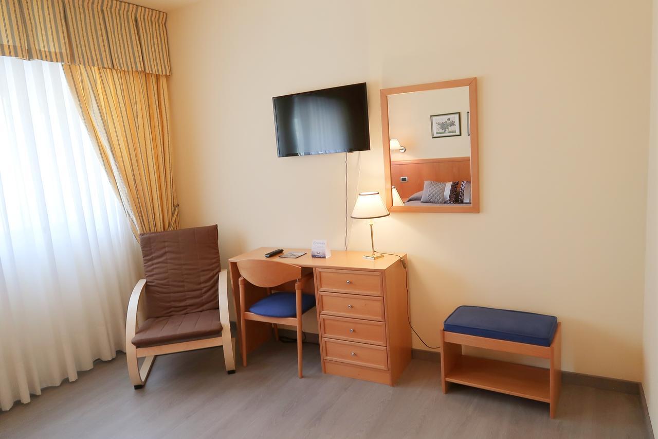 Hotel O Camino О-Барко-де-Вальдеоррас Экстерьер фото